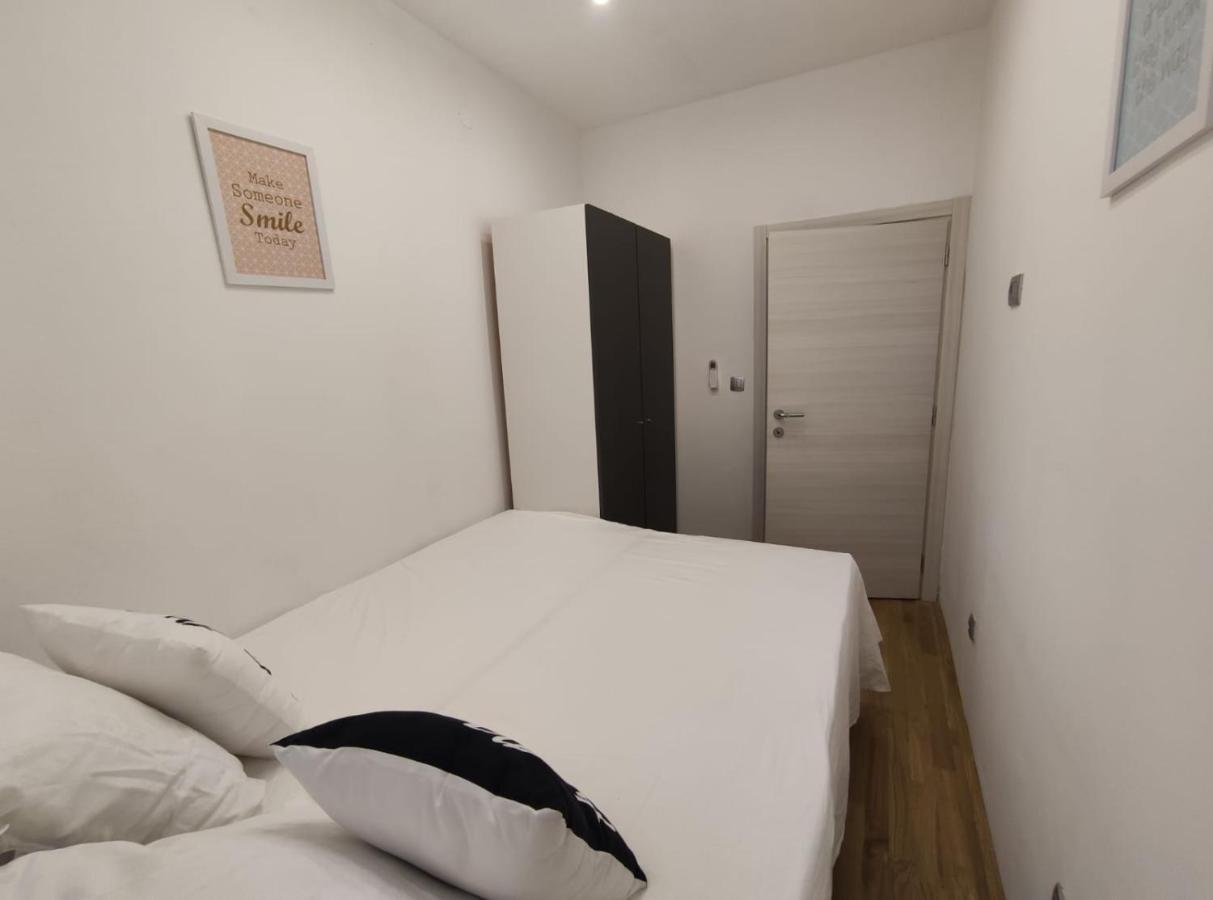 Apartment Tona 希贝尼克 外观 照片